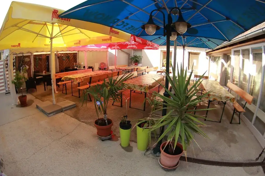 Restaurant Baucherl_Petronell-Carnuntum_slider_image_1