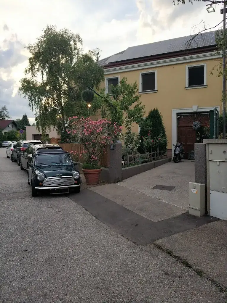 Margareta B_Jezek Buschenschank_Perchtoldsdorf_review