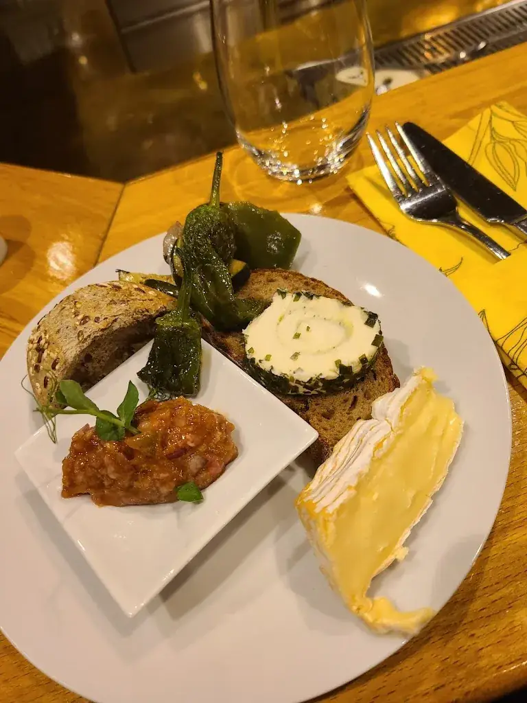 Julia Grabenwöger_Kalt Warm Süß - Krötzl Walter & Sohn_Perchtoldsdorf_review