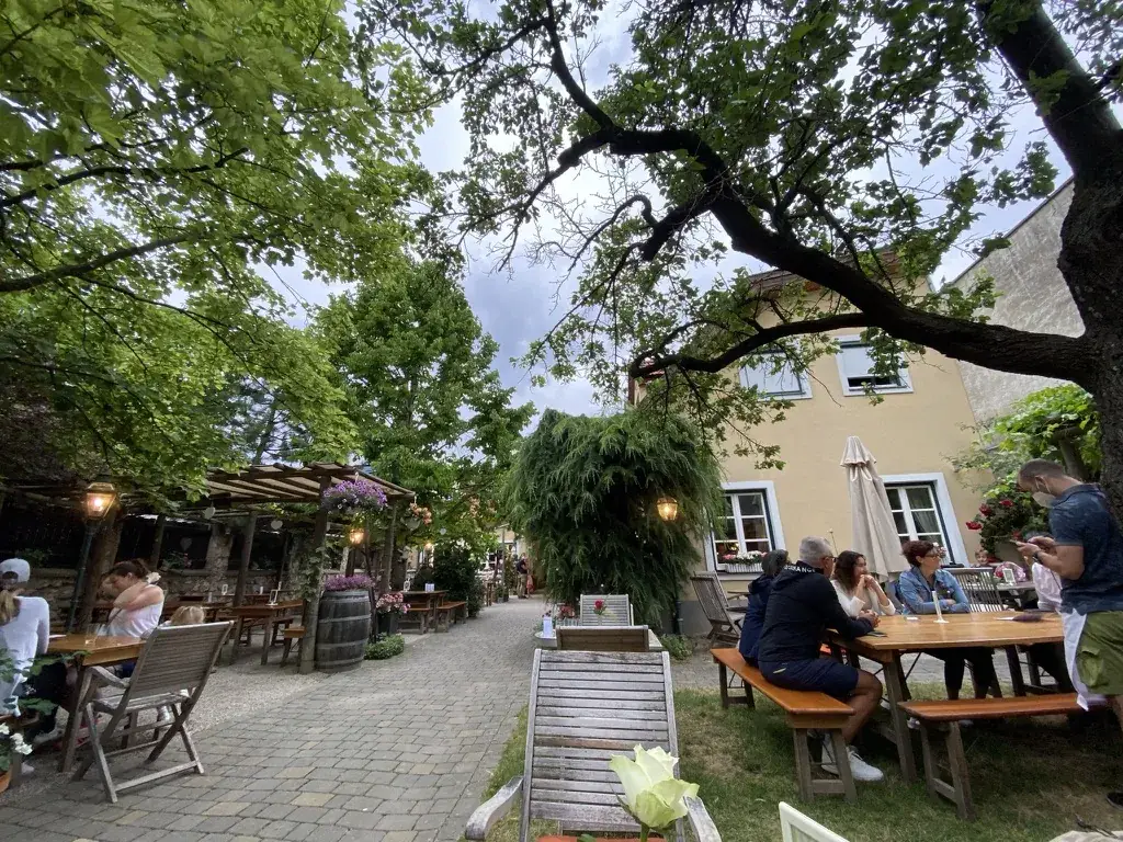 Thomas Jedi_Toni & Birgit Nigl_Perchtoldsdorf_review