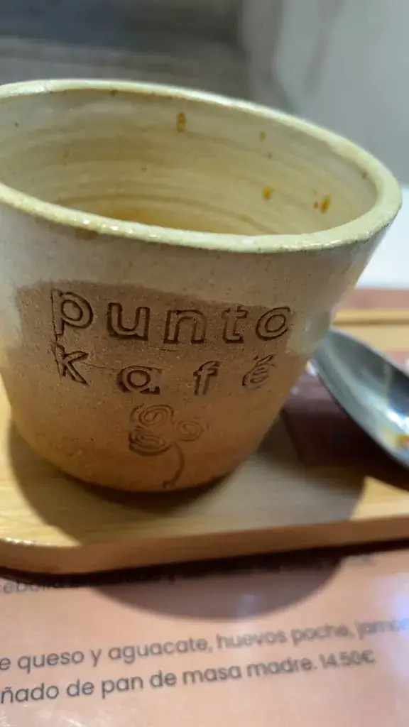 Sultan Alghamdi_punto Kafé - Cafetería de Especialidad_Pitten_review