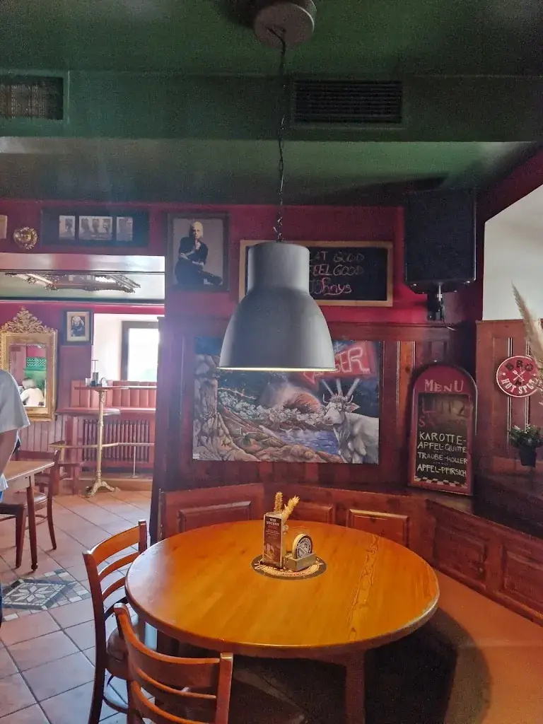 Rajeswari Bathina_Johny's Burger_Pöchlarn_review