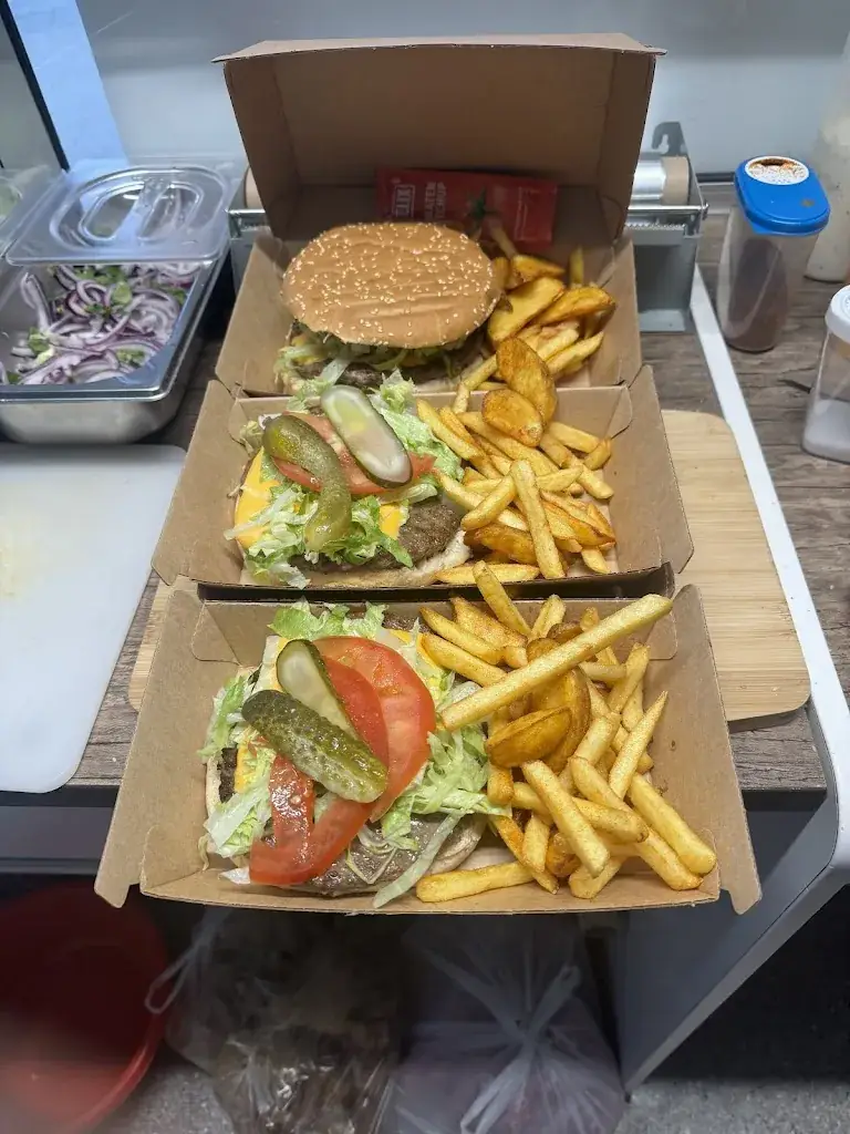 Bahnhof Grill_Politischer Bezirk Amstetten_slider_image_3