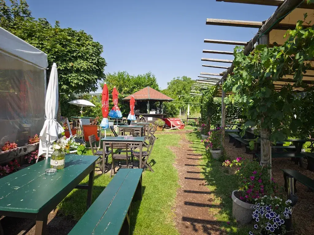 Reb Lounge restaurant à Pfaffstätten