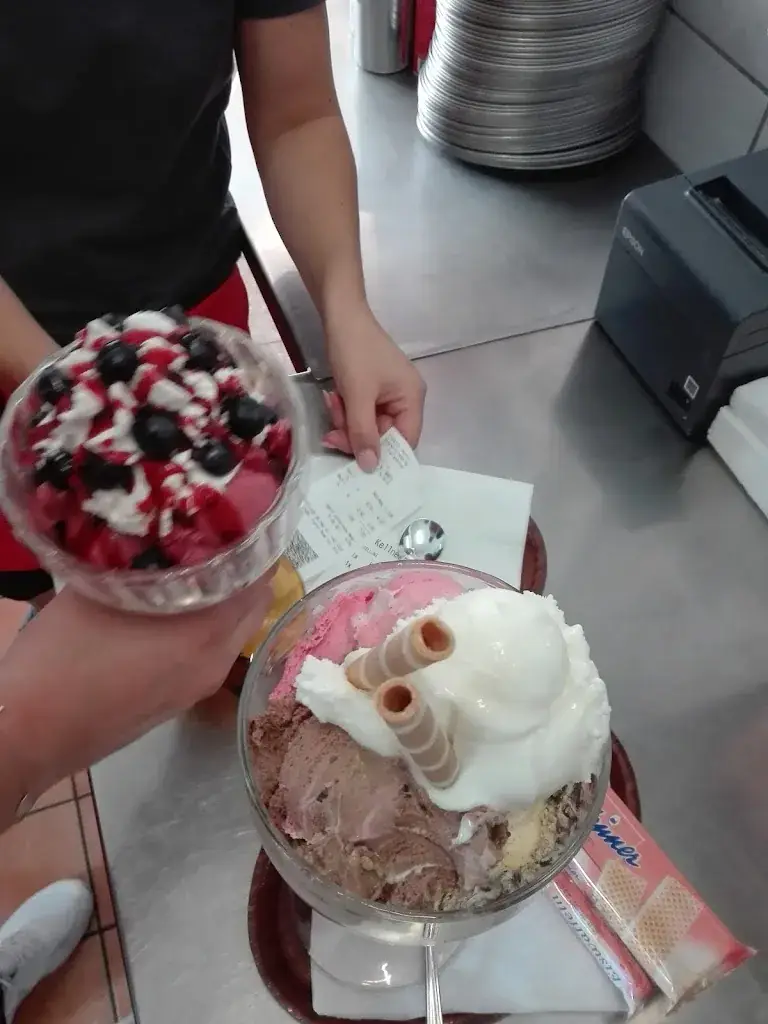 Menu_Eissalon Zakini_Pfaffstätten_image_6