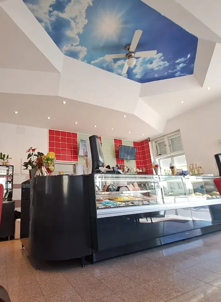 Freddy Vandriessche_Eissalon Zakini_Pfaffstätten_avis