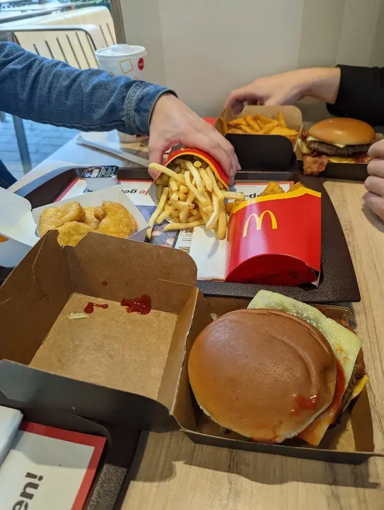 Menu_McDonald's_Politischer Bezirk Bruck an der Leitha_image_3