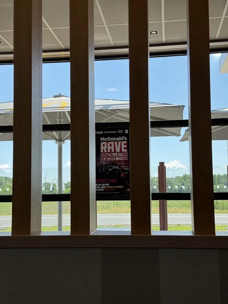 Fabian V_McDonald's_Politischer Bezirk Bruck an der Leitha_avis