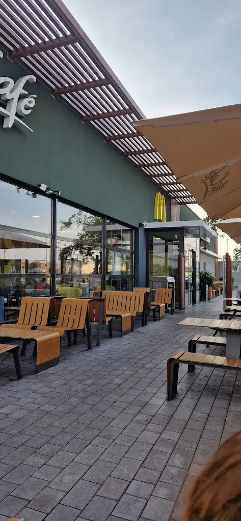 Sorin Cojocaru_McDonald's_Politischer Bezirk Bruck an der Leitha_avis