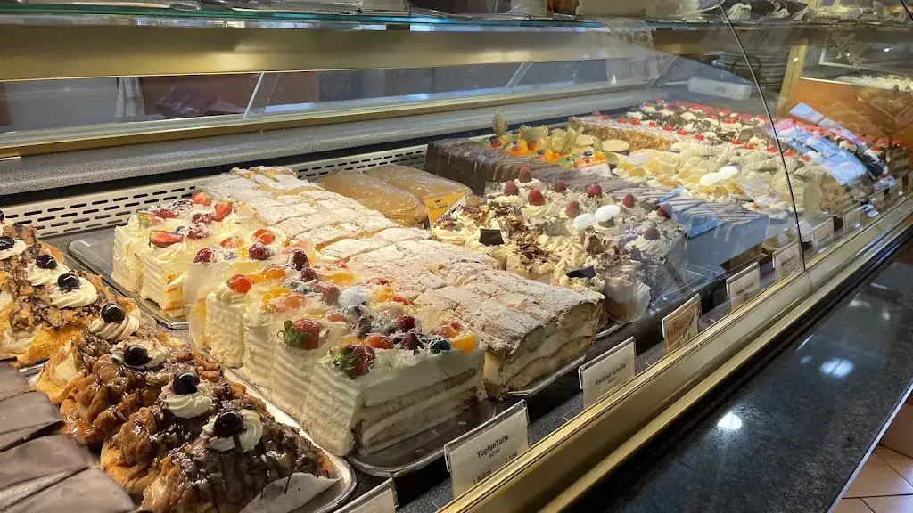 Manfred Moser_Kurkonditorei Kaiser_Bad Sauerbrunn_review