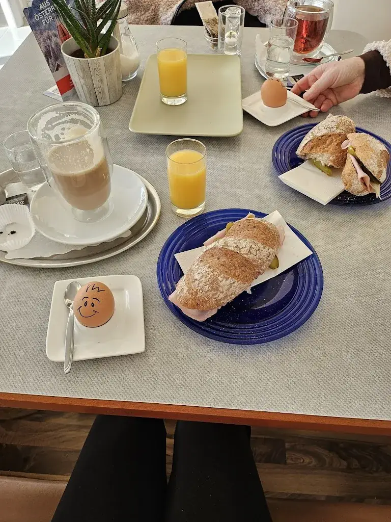 Gabi Steiner_Kaffee-Konditorei-Pension Gumhalter_Litzelsdorf_review