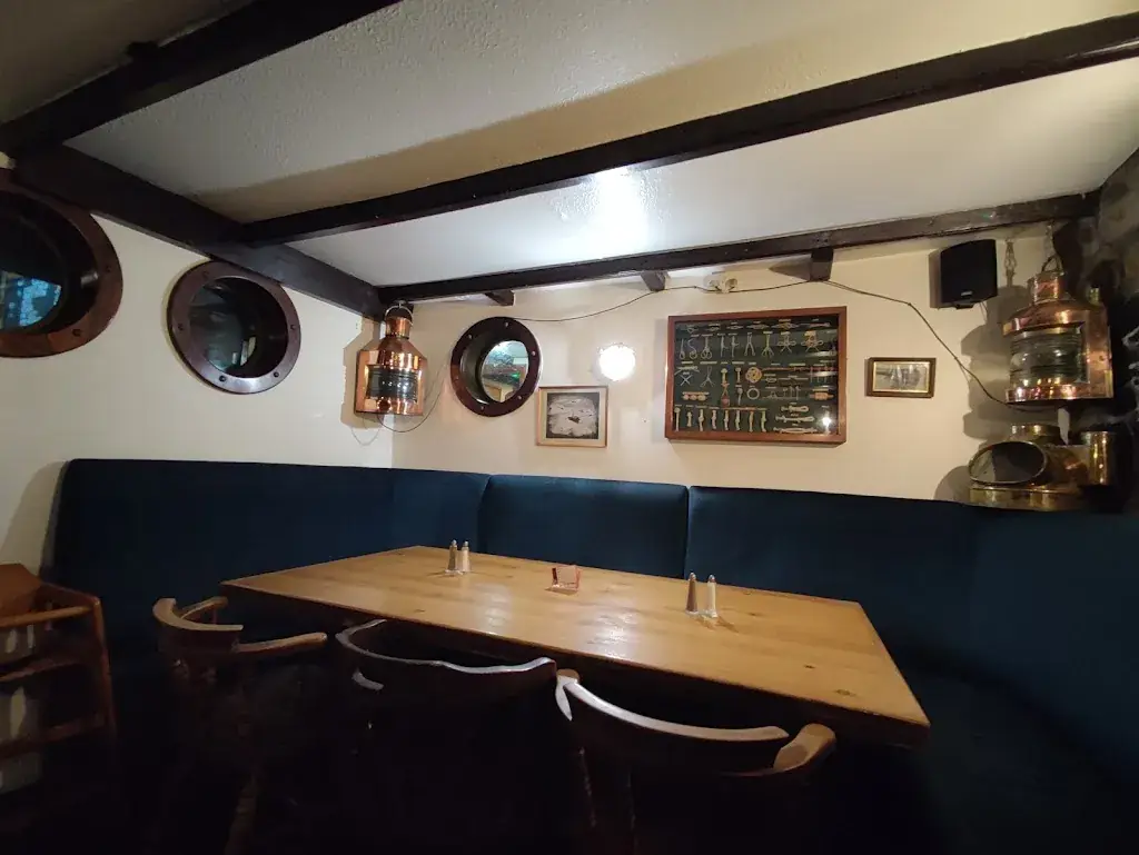 The Dolphin Tavern_Penz_slider_image_3