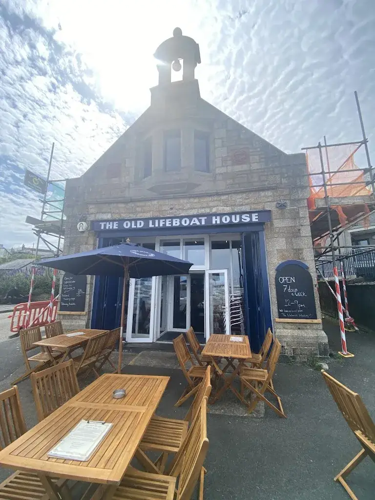 Sally Puzey_The Old Lifeboat House_Penz_recensione