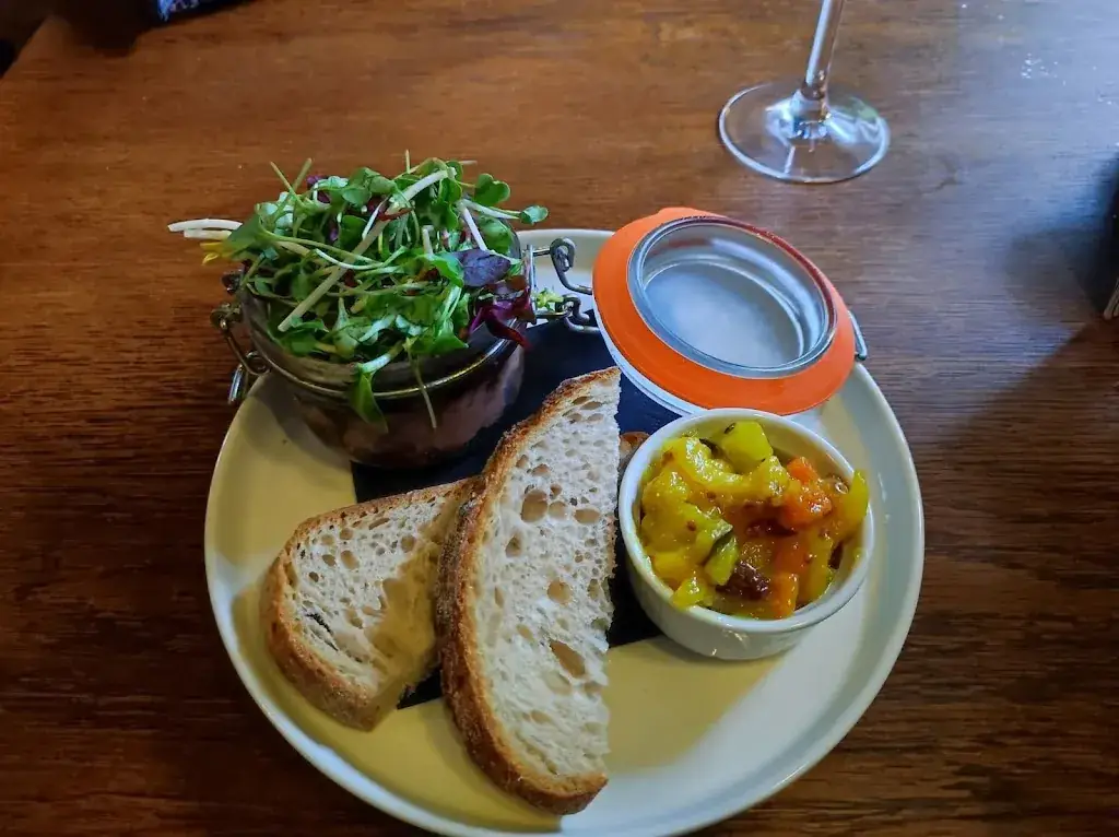 Jill Young_The Turks Head_Penz_review