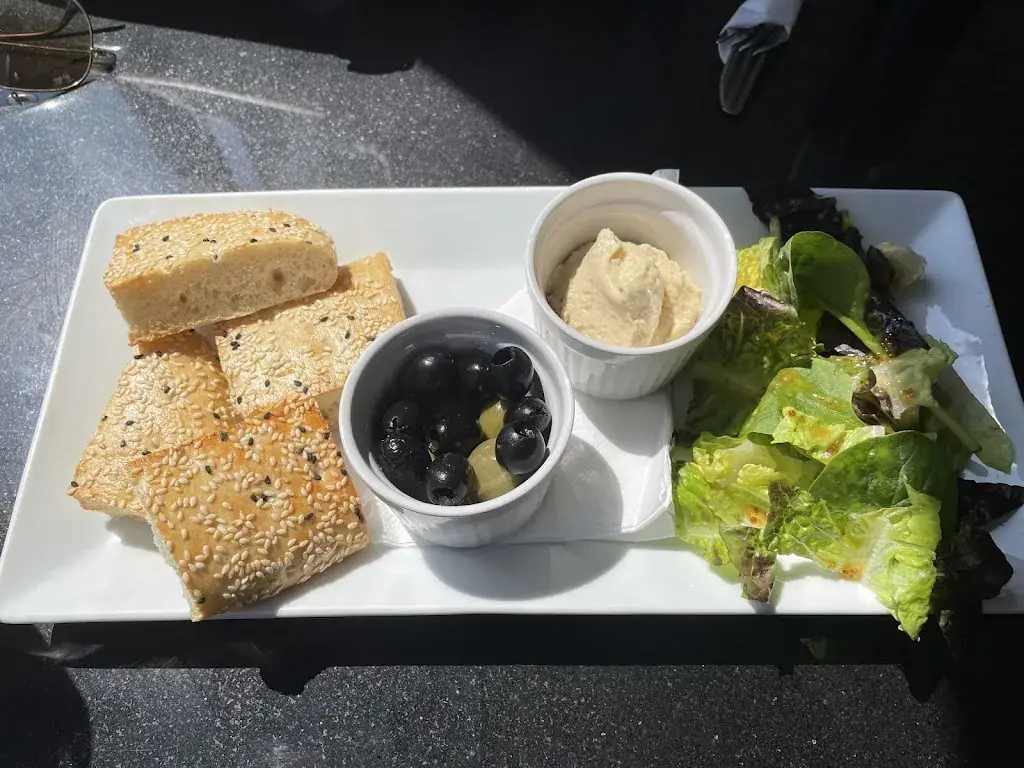 Pallabi Roy Sonkovics_On The Bay Restaurant_Penz_review