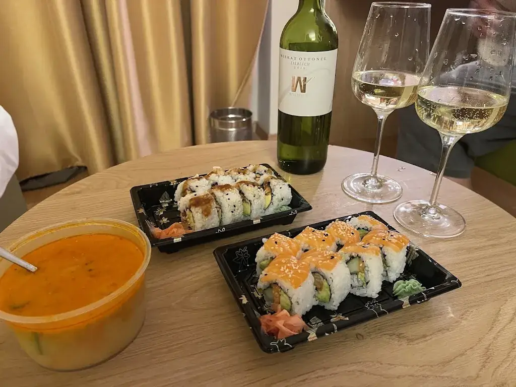 Vivi Ana_Ton Katsu_Politischer Bezirk Mödling_recensione