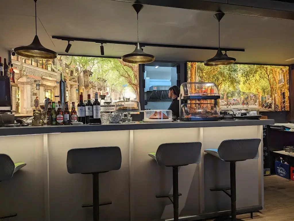 Mark Dimont_La Buena Guarda_Politischer Bezirk Krems_review