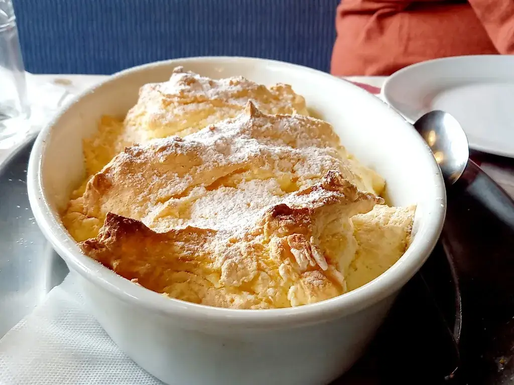 Ulrich Selkmann-Fidesser_Gasthof zum Steinbruchwirt - Fam. Buchebner_Politischer Bezirk Scheibbs_avis