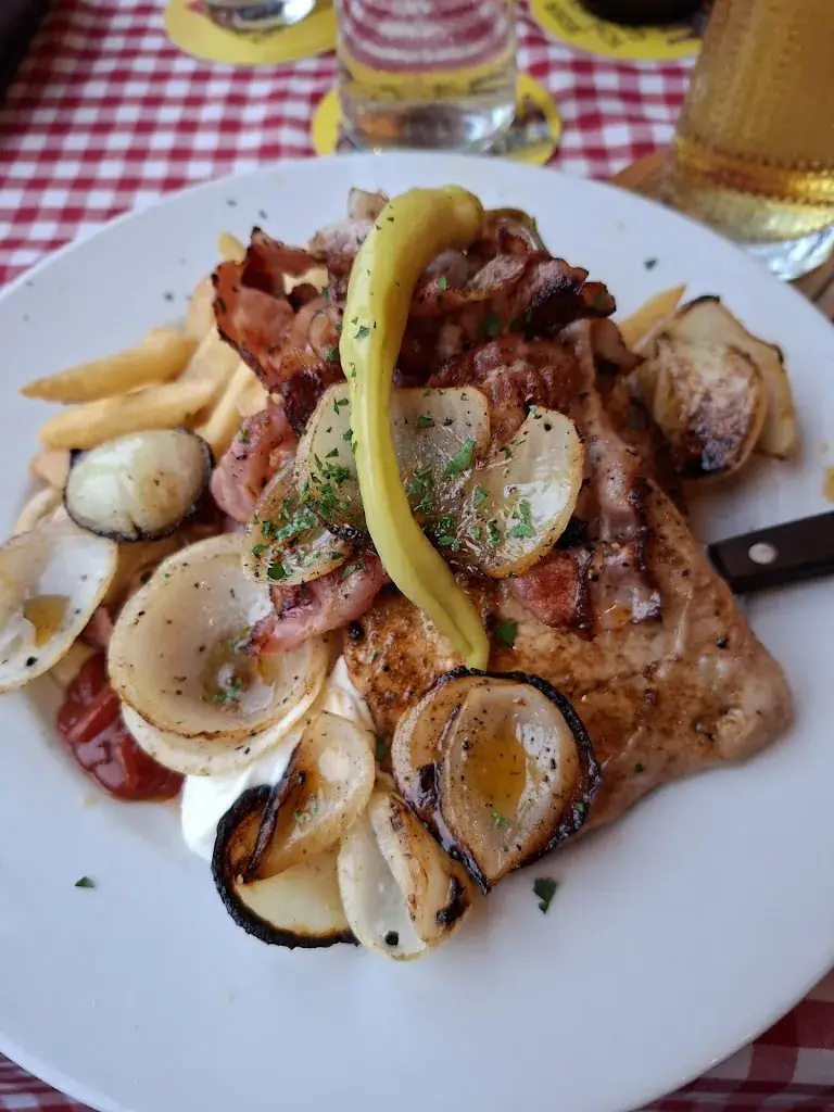 Fliegerstüberl_Politischer Bezirk Wiener Neustadt_slider_image_3