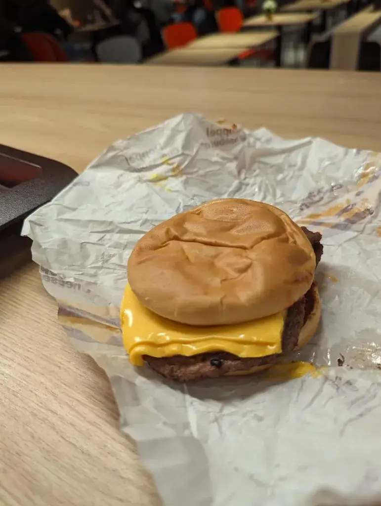 Menü_McDonald's Waidhofen an der Thaya_Politischer Bezirk Waidhofen an der Thaya_Bild_1