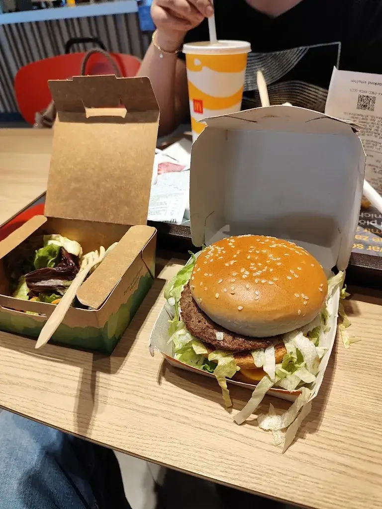 Menü_McDonald's Waidhofen an der Thaya_Politischer Bezirk Waidhofen an der Thaya_Bild_6