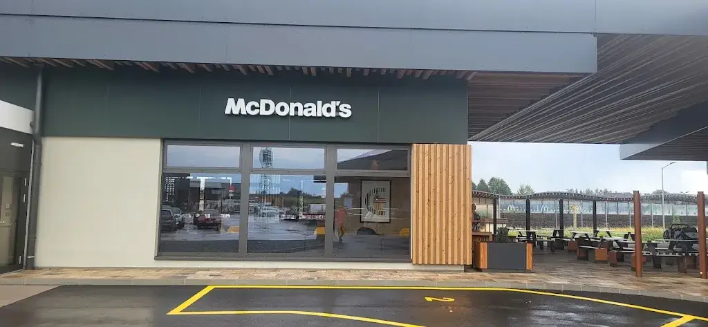 McDonald's Waidhofen an der Thaya_Politischer Bezirk Waidhofen an der Thaya_slider_image_1