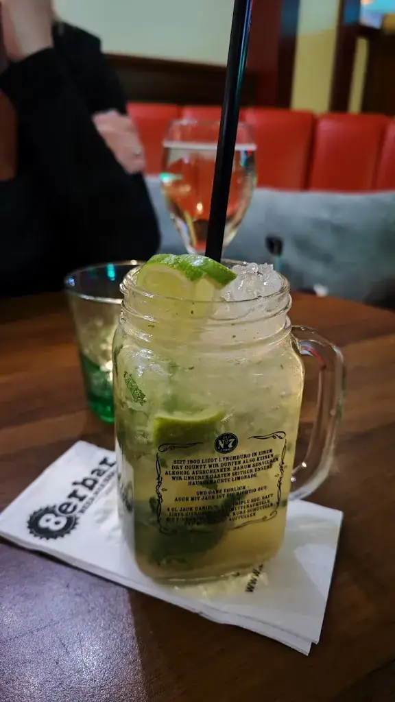 Jürgen S.J. Langhammer_Achterbar_Politischer Bezirk Horn_review