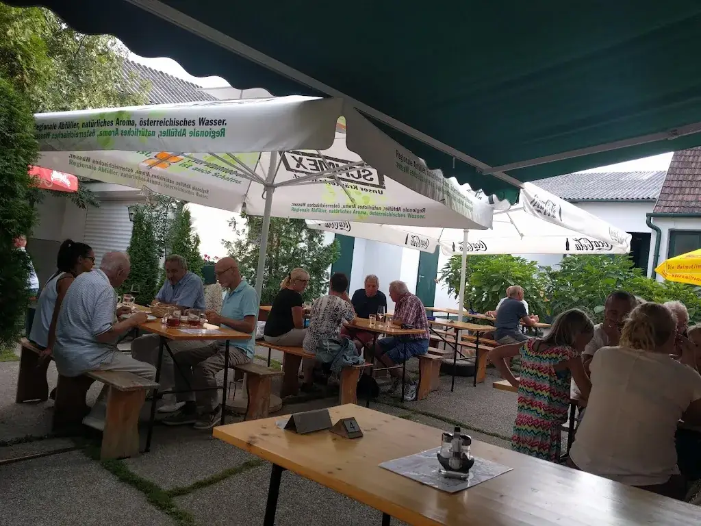 Weingut und Heurigen Konstanzer_Leithaprodersdorf_slider_image_1