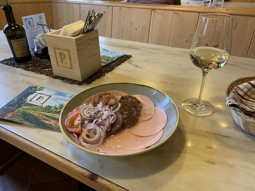 Kevin Gldr._Weingut Pluschkovits_Leithaprodersdorf_review