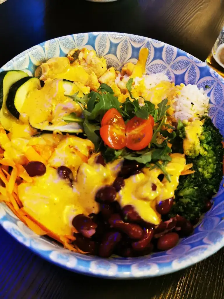 Tyler Edward wilson_Rosi‘s_Politischer Bezirk Sankt Pölten_recensione