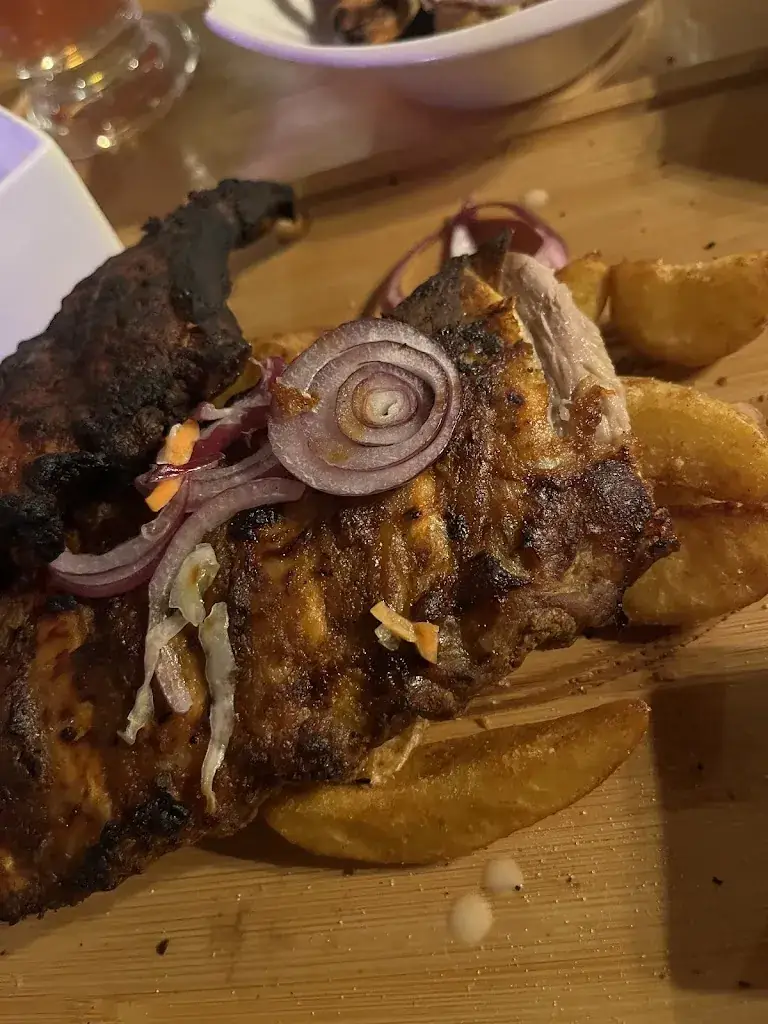 Rosa Lie_Saloon Milwaukee_Politischer Bezirk Sankt Pölten_recensione