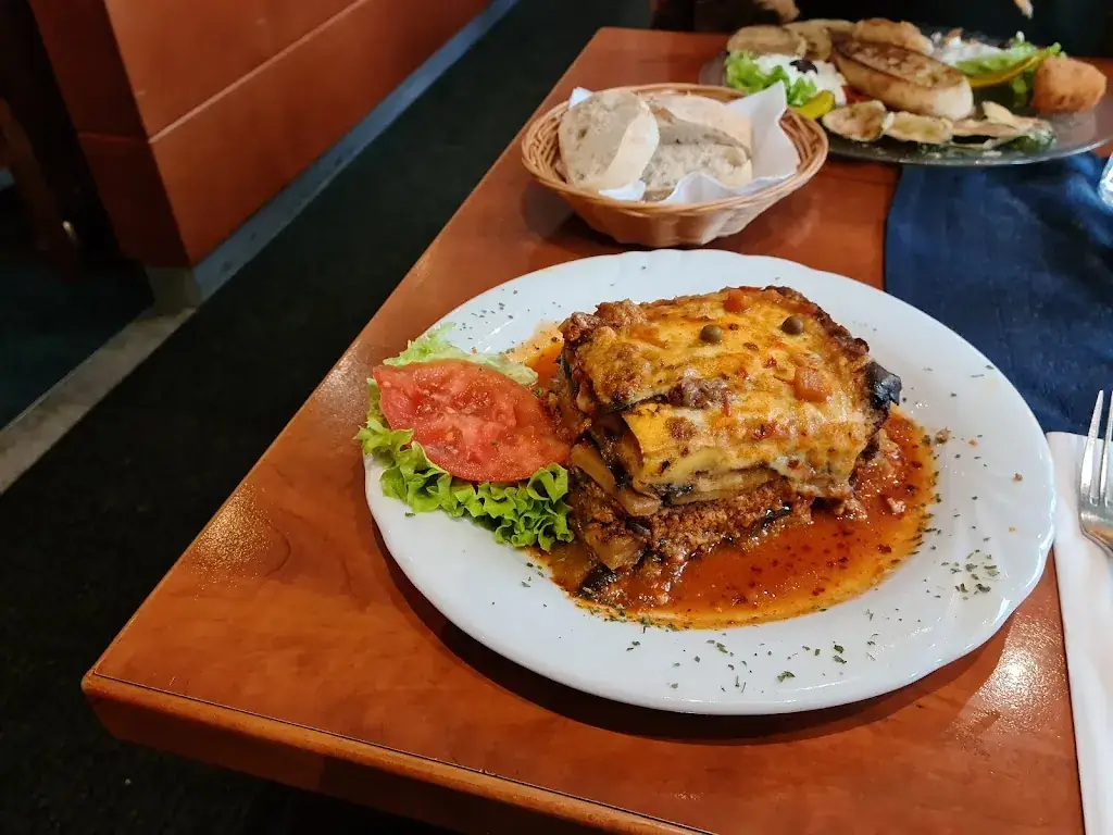 Rhodos Restaurant_Politischer Bezirk Sankt Pölten_slider_image_2