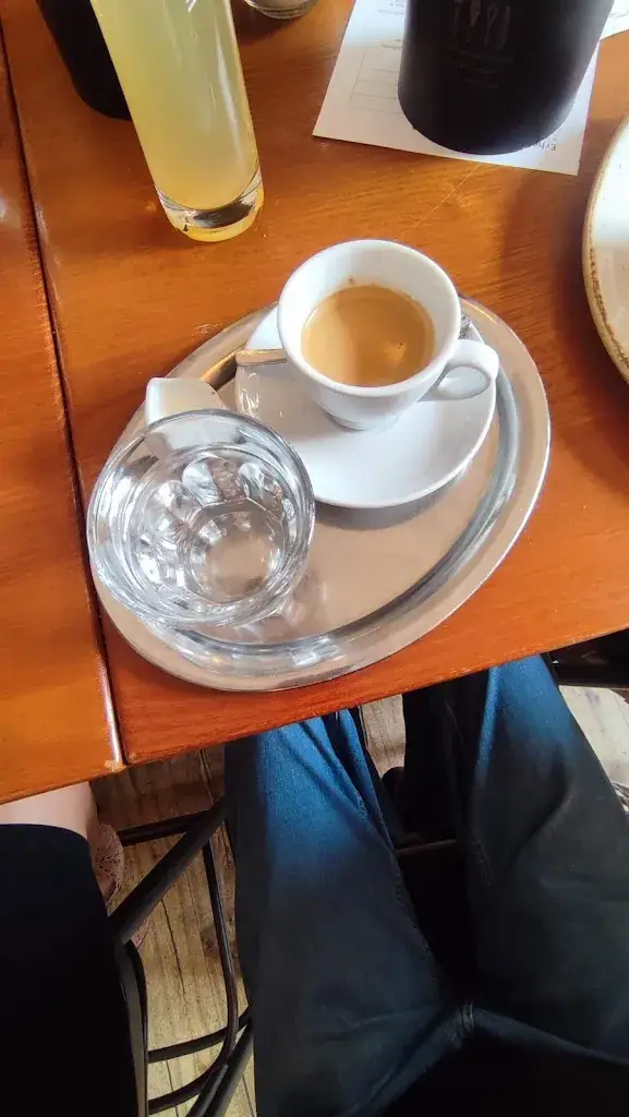 Thomas Maierhofer_Café at the Palais Wellenstein_Politischer Bezirk Sankt Pölten_review