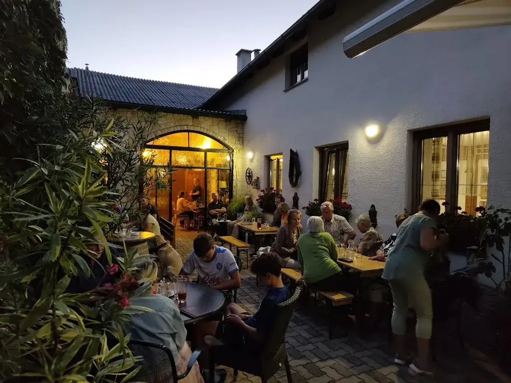 Rudolf G. Sch._Heurigenlokal Mayer-Beretits_Leithaprodersdorf_review