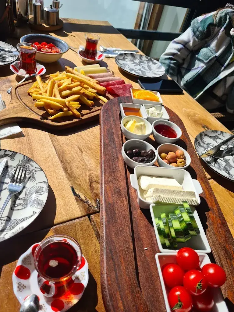 Menu_MAY Cafe & Restaurant_Politischer Bezirk Sankt Pölten_image_6