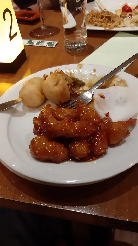 Zvone Ćutuk_Tokyo Restaurant_Politischer Bezirk Sankt Pölten_review