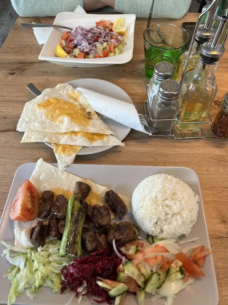 Aleksandra_Tandori Cafe und Restaurant_Pottschach_recensione