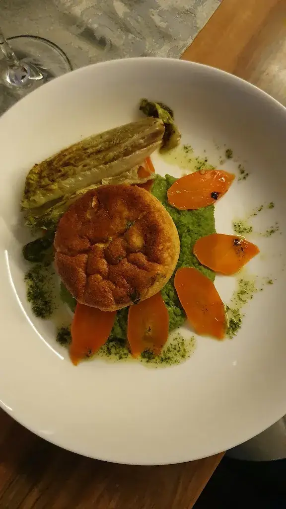 Sepp Reichholf_Hacker's - Restaurant und Weinbar_Prottes_avis