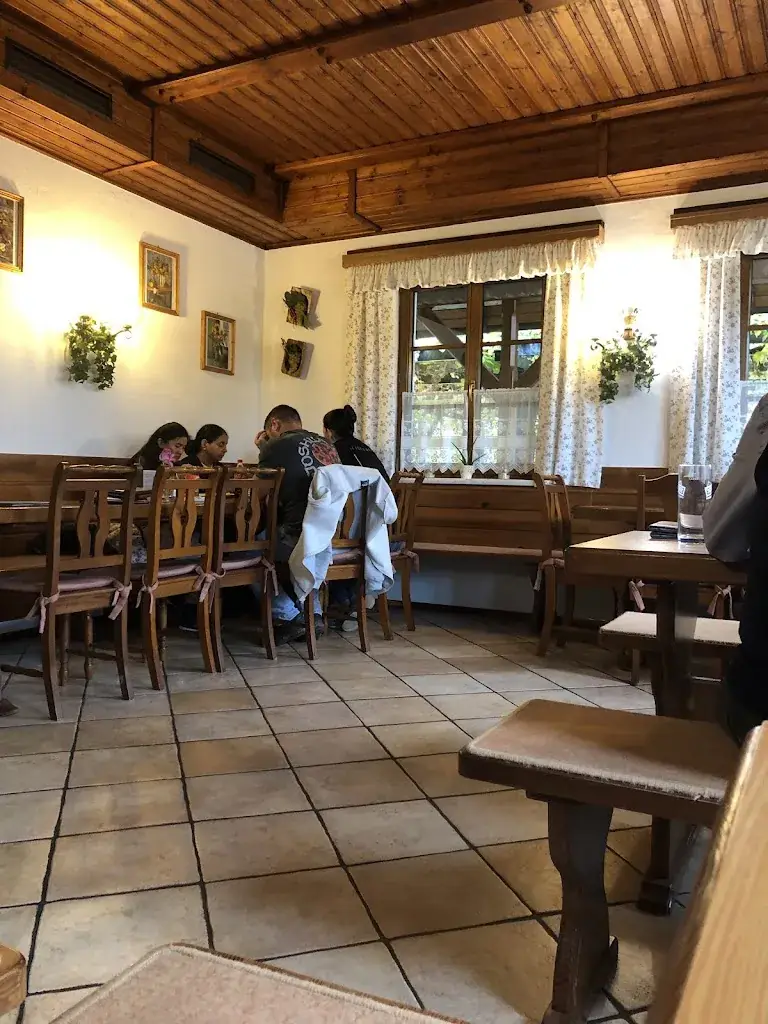 Weingut & Rustikalschenke Tinhof_Leithaprodersdorf_slider_image_1