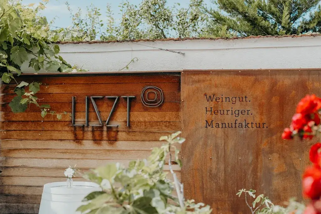 Philipp Thor_LISZT Weingut Heuriger Manufaktur_Leithaprodersdorf_recensione