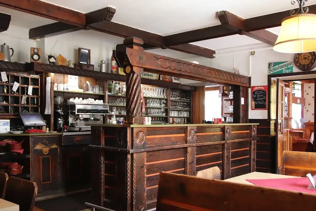 Landgasthof Hausmann restaurant à Puchberg am Schneeberg