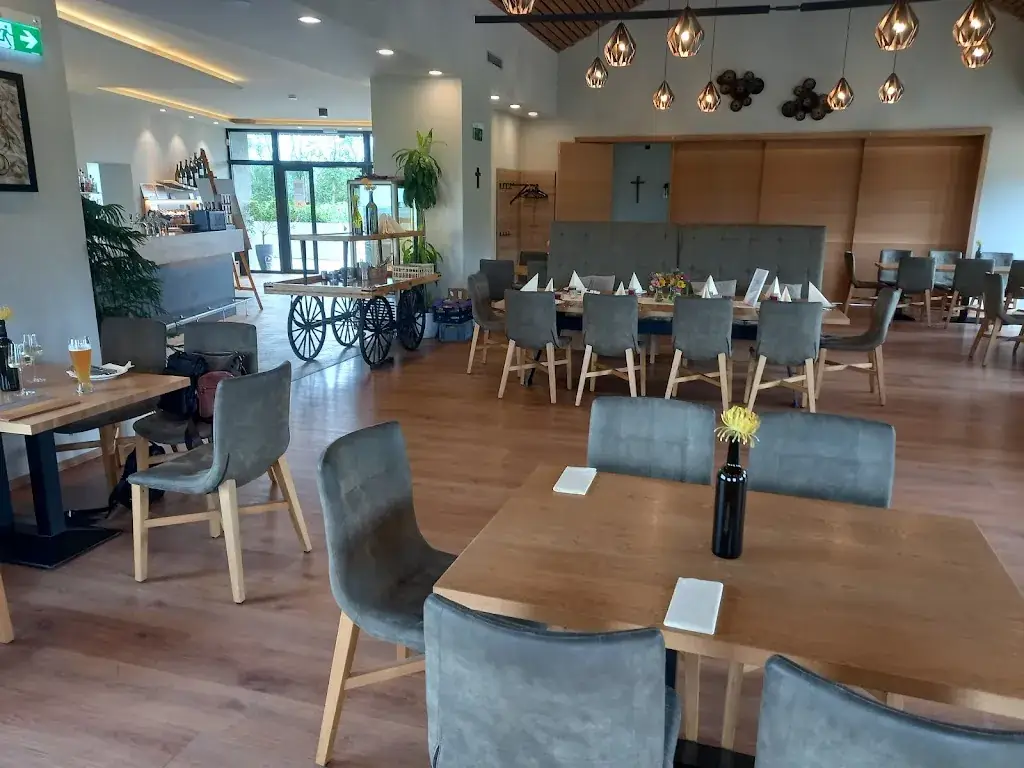 Oliver Gumhold_Weinterrasse Pulkau_Pulkau_review