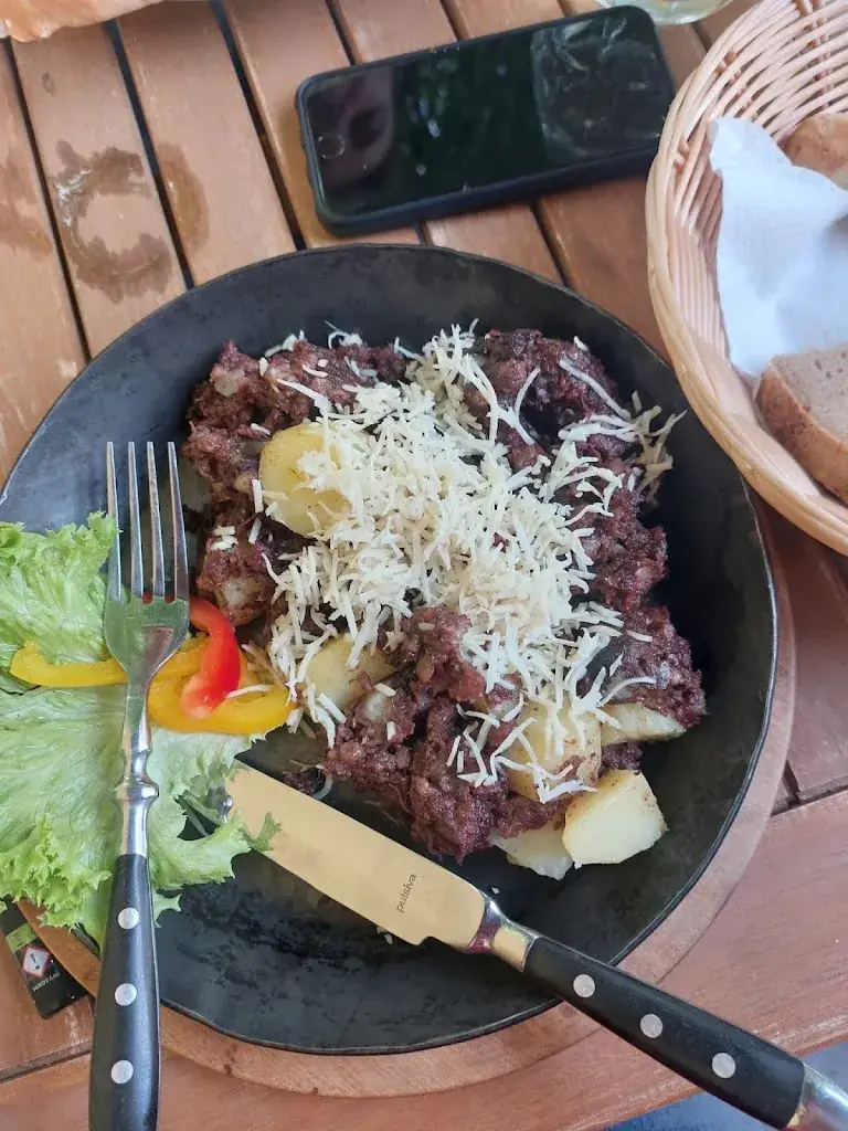 Thomas Liska_Heurigen Trischitz_Rauchenwarth_avis