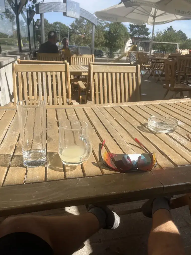 David Burger_Heurigen Trischitz_Rauchenwarth_avis