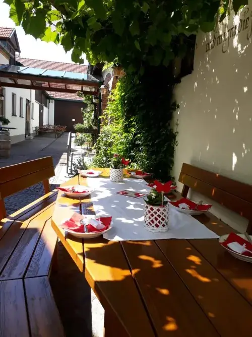 Weinbau - Heurigenschenke - Schüller KG_Rauchenwarth_slider_image_2