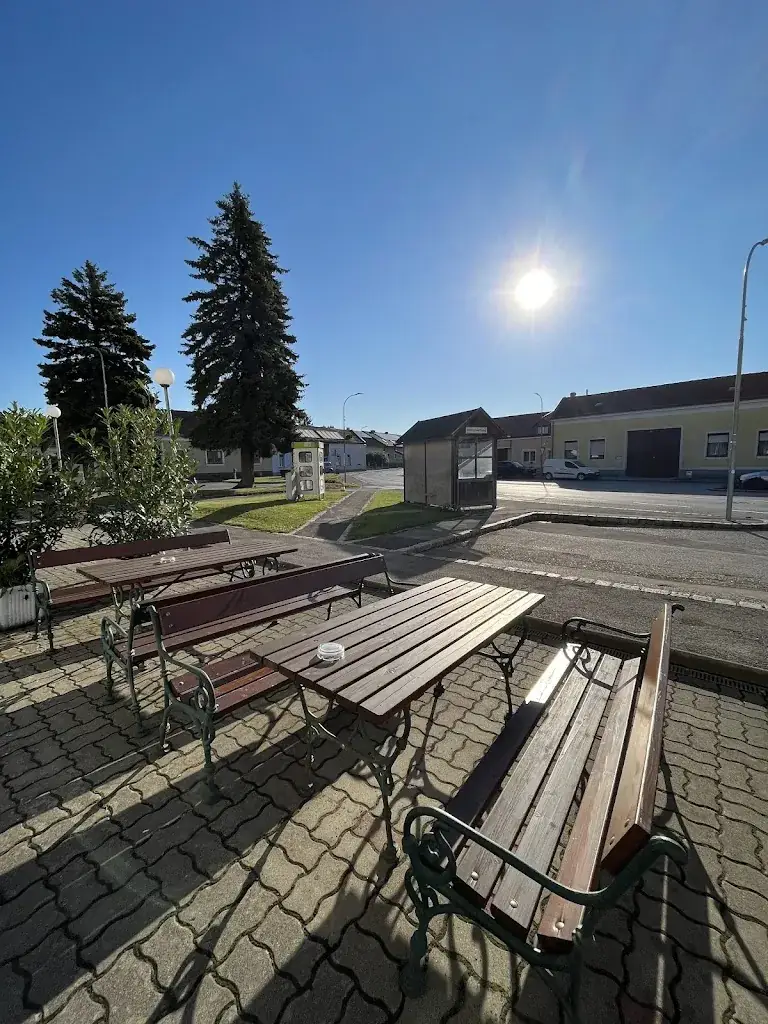 Dekel R_Hotel Bauer_Rauchenwarth_review