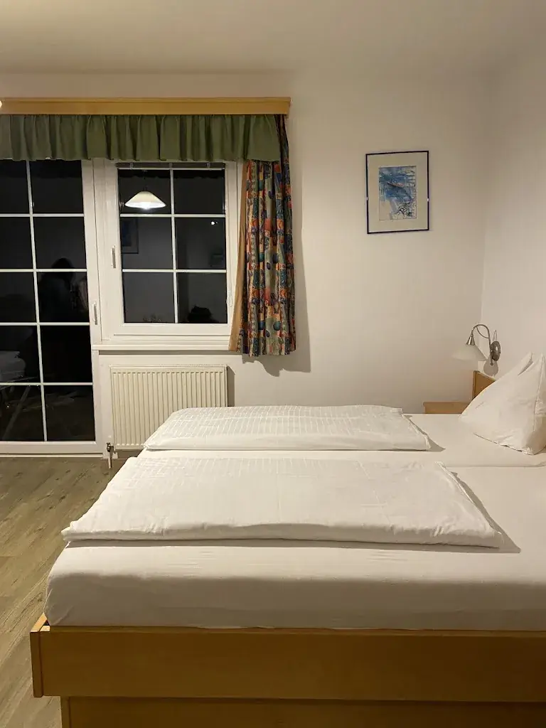 Lütfü Hamit Canseven_Flackl-Wirt_Reichenau an der Rax_review