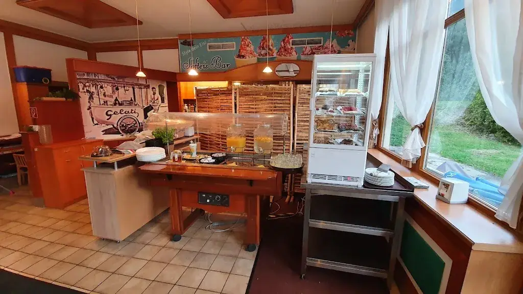 Park Cafe Reichenau_Reichenau an der Rax_slider_image_1