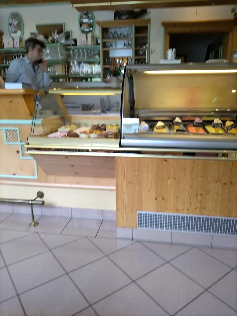 Cathleen Kenny_Bäckerei Cafe Konditorei Nöbauer_Reichenau an der Rax_review