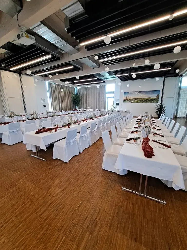 Florian Brandenberger_W4 - Wein l Genuss l Kultur_Röschitz_avis